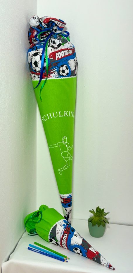 Personalisierte Schultüte aus Stoff "Fußball"
