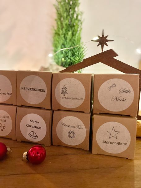 Kerzen im Karton "Weihnachten"